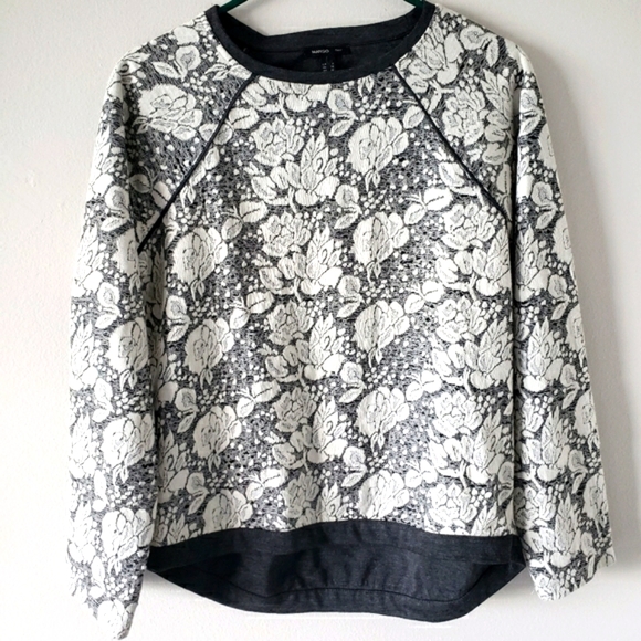 Mango Sweaters - Gorgeous MANGO embroidered top black/white small